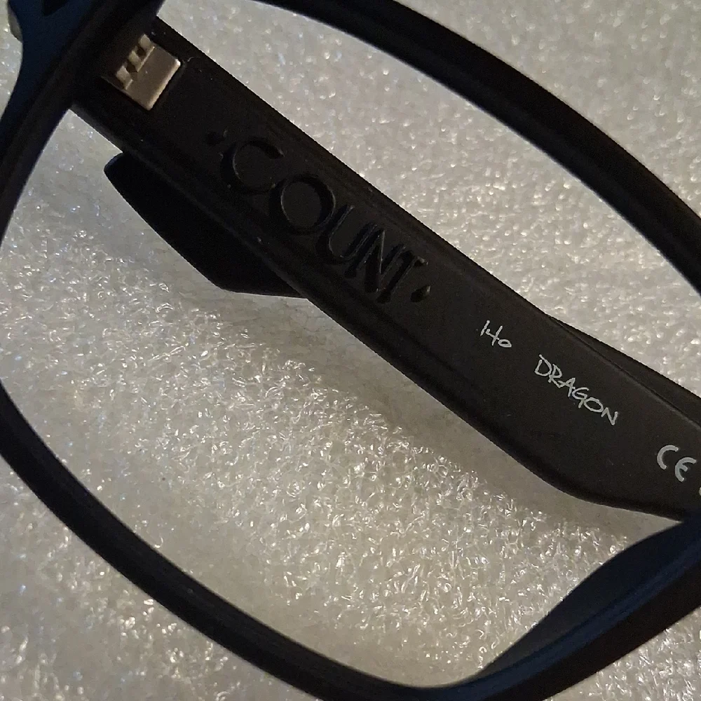 Modern Black Rectangular Glasses - Picture 6 of 8